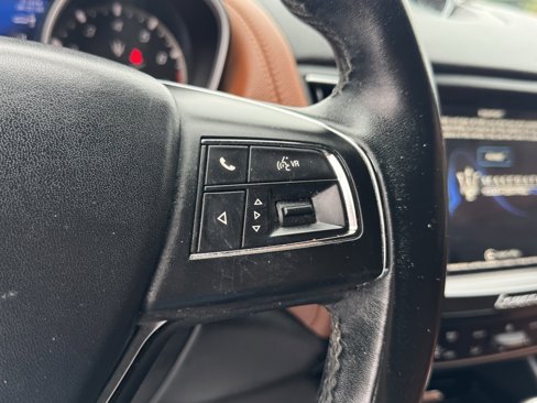 Used 2019 Maserati Levante image 22