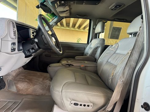 Used 1999 Chevrolet Suburban 2WD w/ Preferred Equipment Group 3 image 12