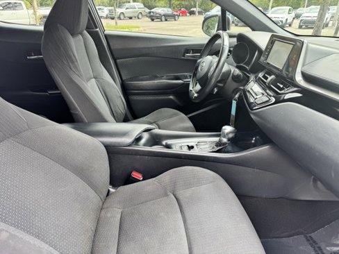 Used 2018 Toyota C-HR XLE image 8