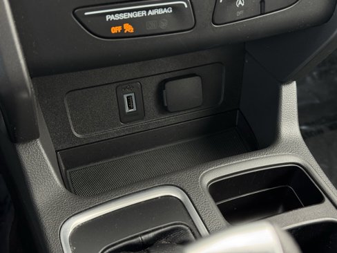Used 2017 Ford Escape SE w/ SE Cold Weather Package image 10
