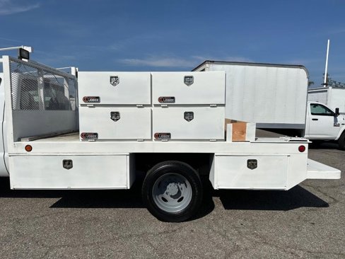 Used 2010 Ford F550 2WD Regular Cab Super Duty image 18