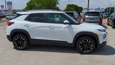 Used 2021 Chevrolet TrailBlazer LT w/ Convenience Package image 9
