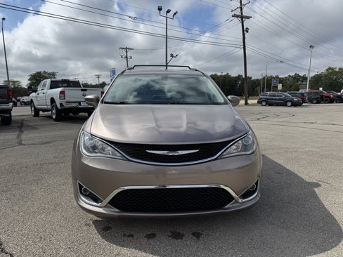 Used 2017 Chrysler Pacifica Touring-L Plus image 11