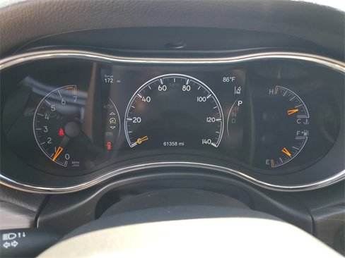 Used 2021 Jeep Grand Cherokee Laredo X image 14