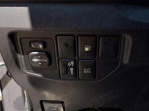 Used 2012 Toyota Prius Plug-In Hybrid image 13