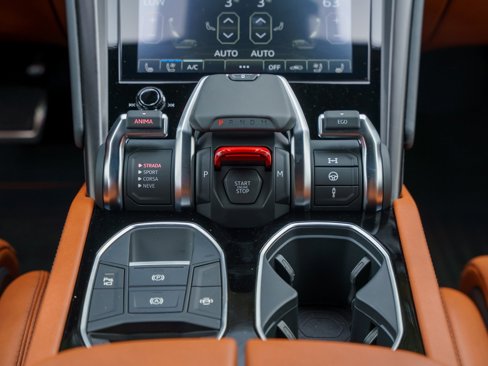 Used 2022 Lamborghini Urus image 19