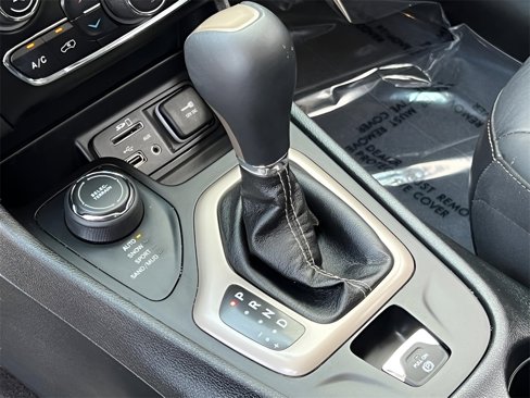 Used 2018 Jeep Cherokee Limited image 29