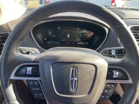 Used 2019 Lincoln Nautilus Reserve image 10