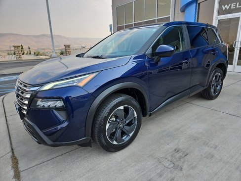 Used 2024 Nissan Rogue SV image 1