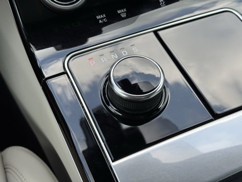 Used 2019 Land Rover Range Rover Velar R-Dynamic HSE image 59