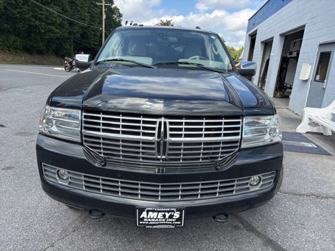 Used 2013 Lincoln Navigator 4WD image 2