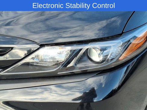 Used 2022 Toyota Camry SE image 11