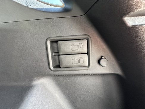Used 2022 Chevrolet Equinox LT image 32