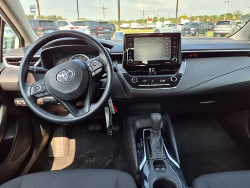 Used 2022 Toyota Corolla LE image 16