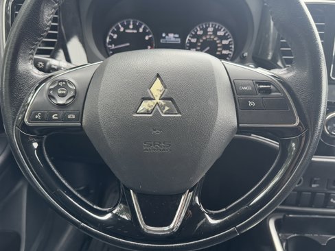 Used 2018 Mitsubishi Outlander SEL image 18