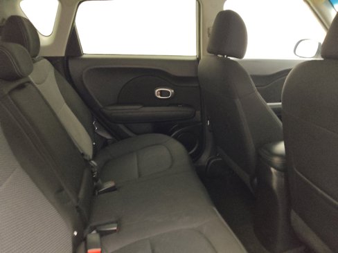 Used 2018 Kia Soul + image 19