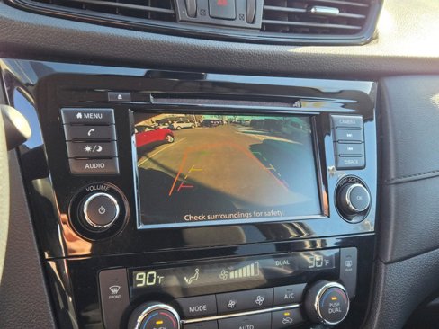 Used 2020 Nissan Rogue SV image 24