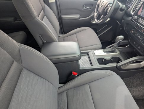 Used 2022 Nissan Frontier SV w/ Technology Package image 7