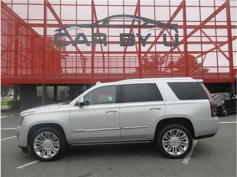 Used 2018 Cadillac Escalade Platinum image 2