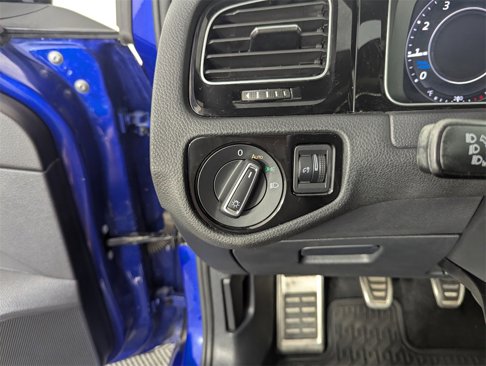 Used 2018 Volkswagen Golf R 4-Door image 19