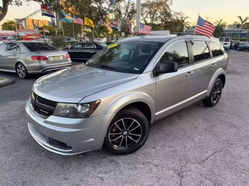 Used 2017 Dodge Journey SE w/ Flexible Seating Group image 2