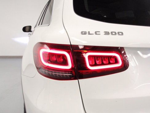 Used 2020 Mercedes-Benz GLC 300 4MATIC image 11