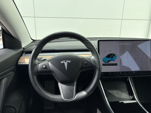 Used 2018 Tesla Model 3 Long Range image 15