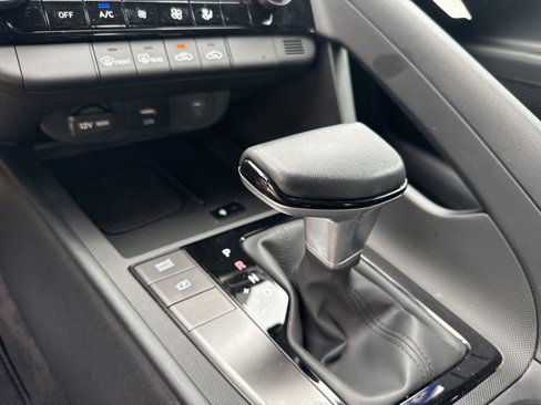 Certified 2025 Hyundai Elantra Sport image 10