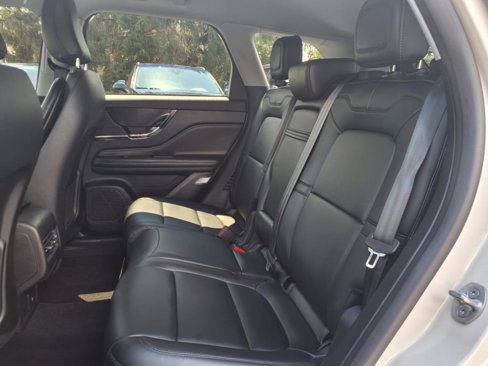 Used 2021 Lincoln Corsair AWD image 10