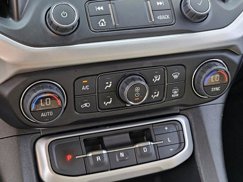 Used 2023 GMC Acadia SLT image 22