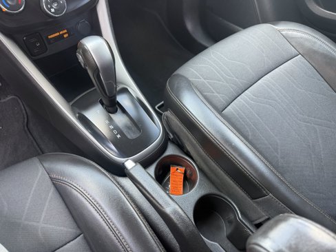 Used 2019 Chevrolet Trax LT w/ LT Convenience Package image 11