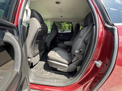 Used 2017 Chevrolet Traverse LT w/ Style and Technology Package image 22