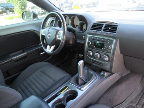 Used 2014 Dodge Challenger R/T image 12