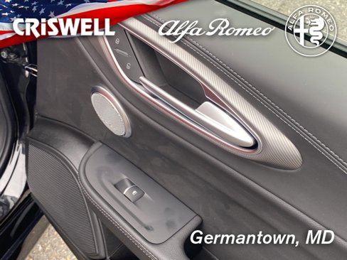 New 2025 Alfa Romeo Giulia AWD image 38