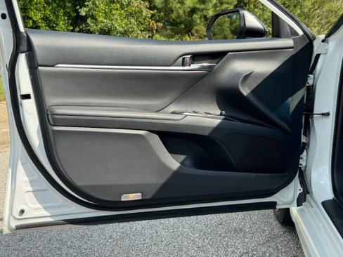 Used 2019 Toyota Camry XSE image 19