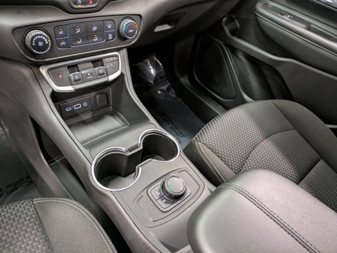 Used 2024 GMC Terrain SLE image 13