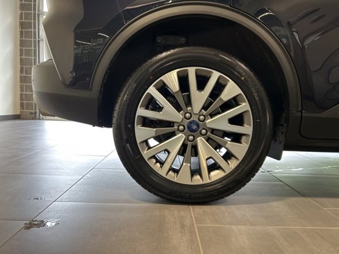 Used 2021 Ford Escape Titanium image 40