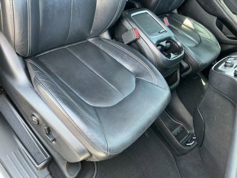 Used 2019 Chrysler Pacifica Touring-L Plus w/ Advanced Safetytec Group image 27