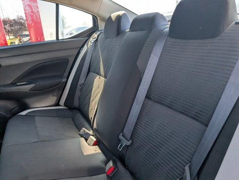 Used 2021 Nissan Versa SV image 8