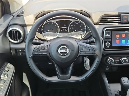 Used 2025 Nissan Versa S w/ Trunk Package image 4