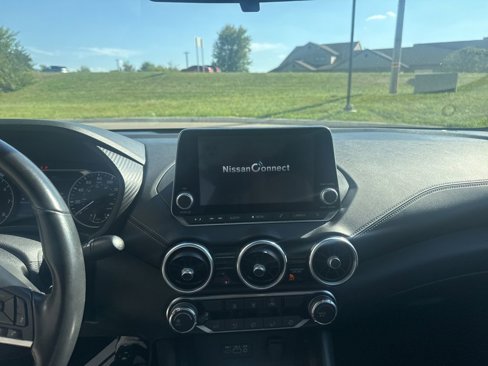 Used 2022 Nissan Sentra SV image 5