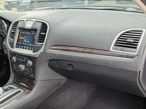 Used 2019 Chrysler 300 Limited image 10