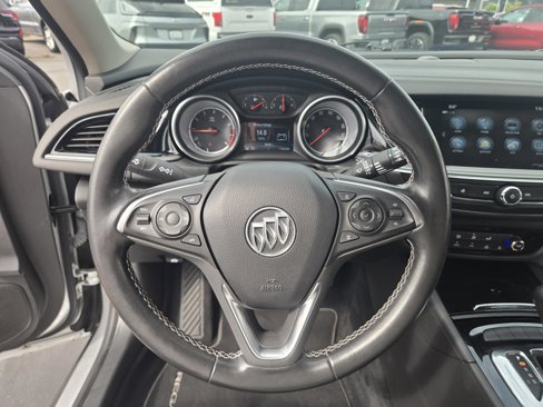 Used 2018 Buick Regal Preferred w/ Sights and Sounds Package image 26