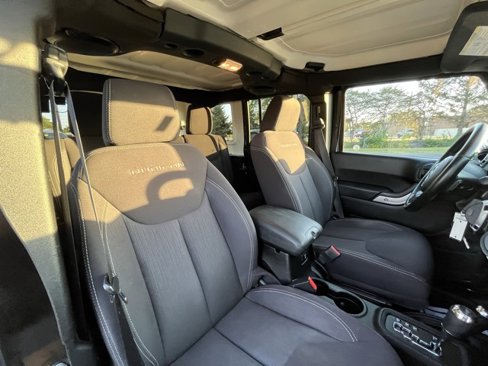 Used 2013 Jeep Wrangler Unlimited Rubicon w/ Dual Top Group image 31