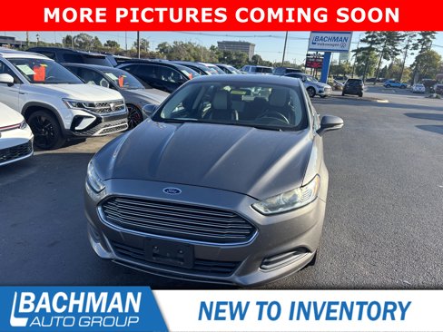 Used 2013 Ford Fusion SE image 1