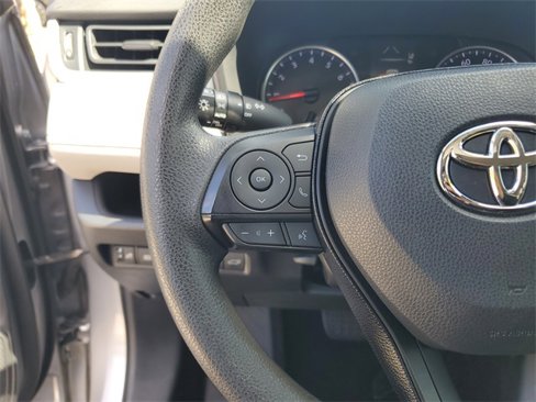 Used 2021 Toyota RAV4 XLE image 25