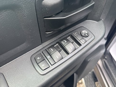 Used 2017 RAM 1500 Express image 13