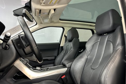 Used 2015 Land Rover Range Rover Evoque Pure Plus image 5