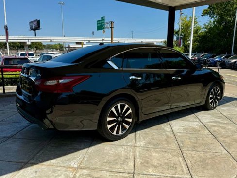 Used 2018 Nissan Altima 2.5 SV image 4