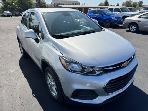 Used 2022 Chevrolet Trax LS w/ Tint and Cruise Package image 2
